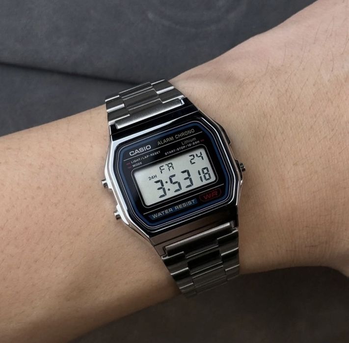 Продам новые часы