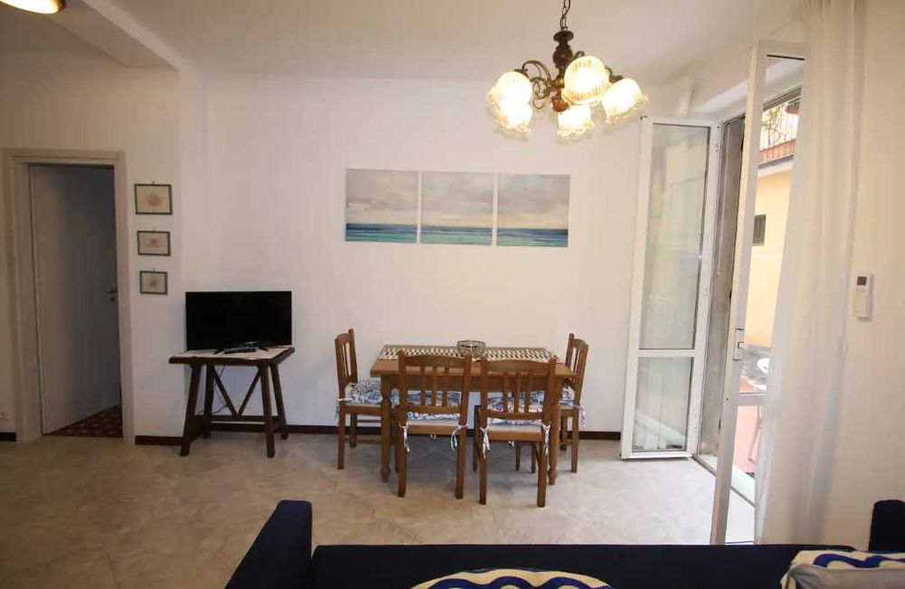 Дава се под наем Двустаен апартамент в Пловдив, Кършияка - 51 кв.м за 239.7 € - Снимка #1