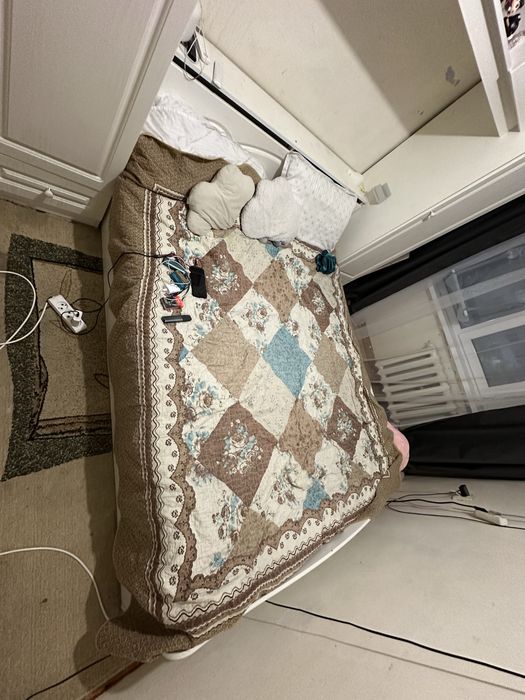 Продам меьельный гарнитур с кроватью