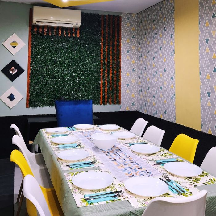 Дава се под наем Заведение в Сливен, Център - 130 кв.м за 101.49 € - Снимка #2