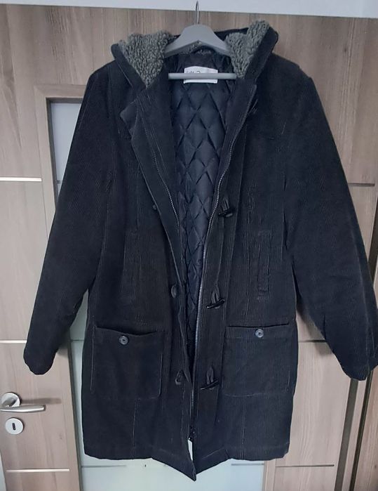 Дамско дълго зимно яке от кадифе.