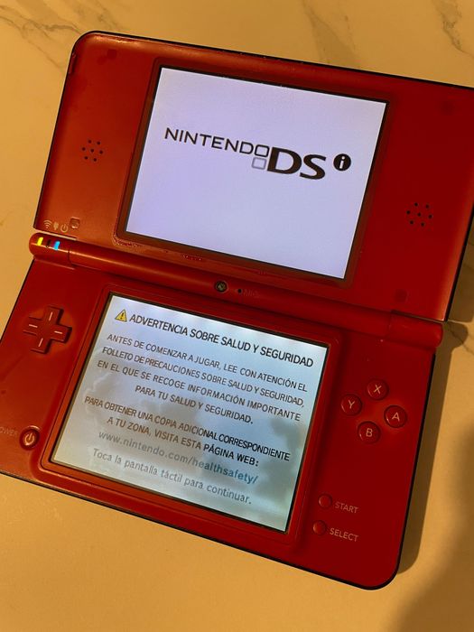 Nintendo DSi XL Mario Edition