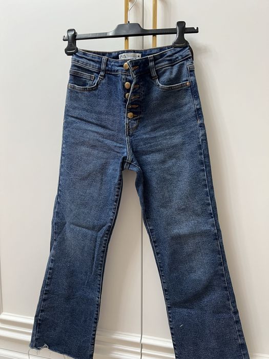 Продаются 2пары женских джинсовых брюк