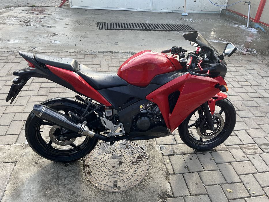 HONDA CBR125R 2013