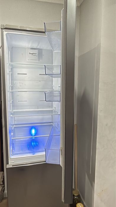 Холодильник Beko нерабочий