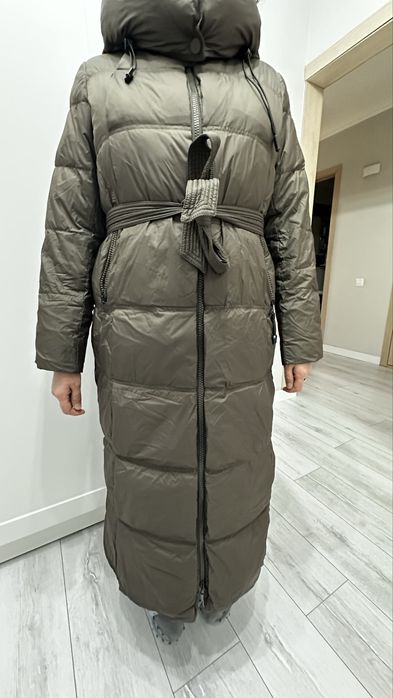 Зимний пуховик женский