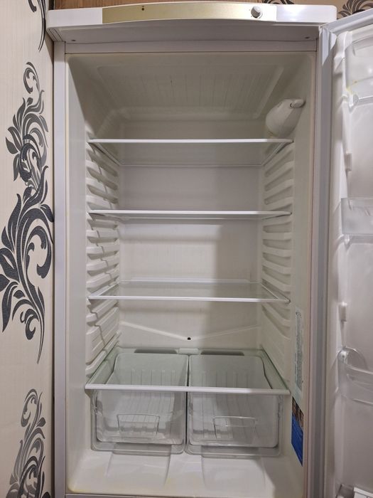 Холодильник Indesit