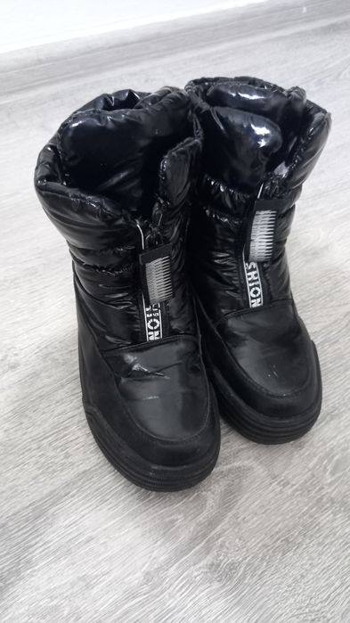 Зимняя обувь для девочки дутыши