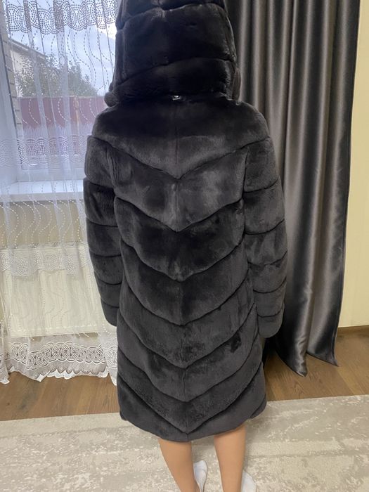 Продам шубу мех кролик-орилаг