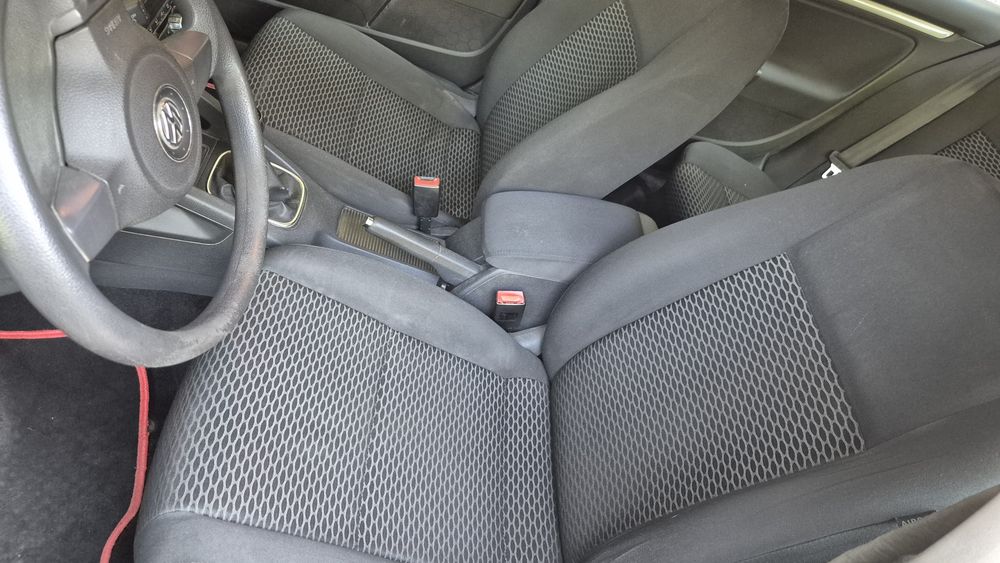 Продавам Volkswagen Jetta 1.6 tdi