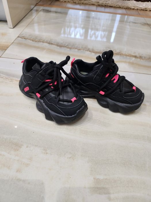 Модерни детски маратонки