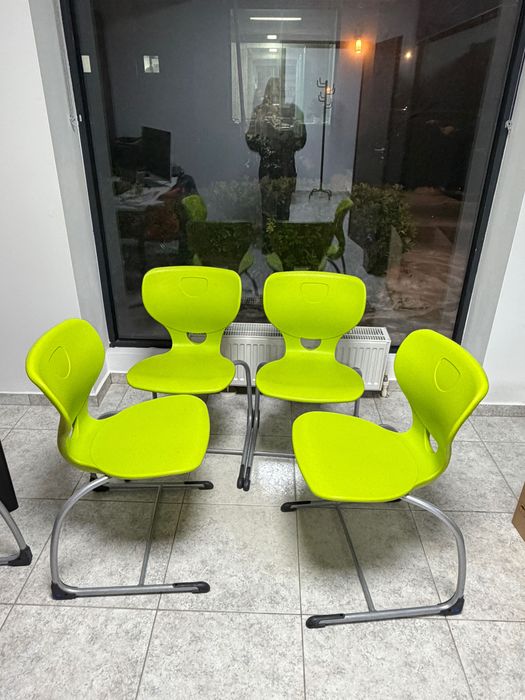 Set 4 scaune plastic dur