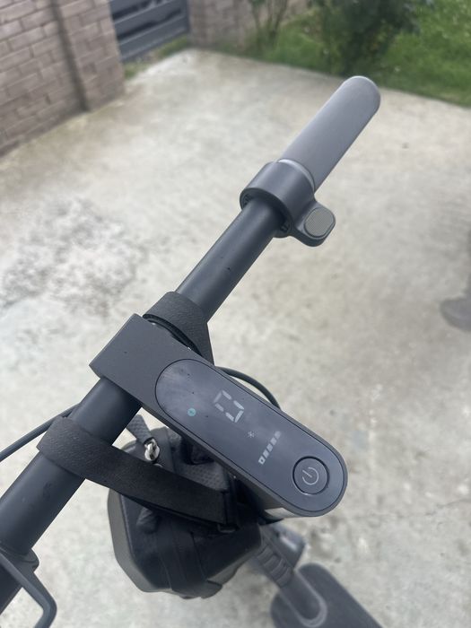 Oferta !!! Xiaomi Electric Scooter 4 Ultra, Dual Suspension, autonomie 70 km, aproape nouă