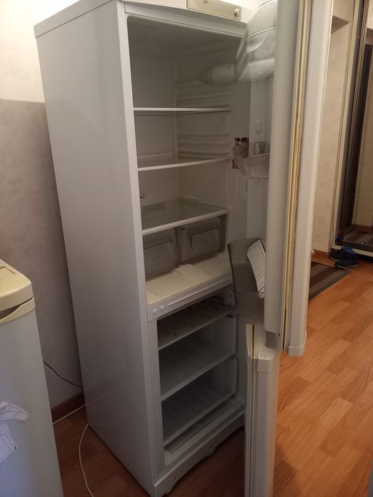 Холодильник Hotpoint Ariston