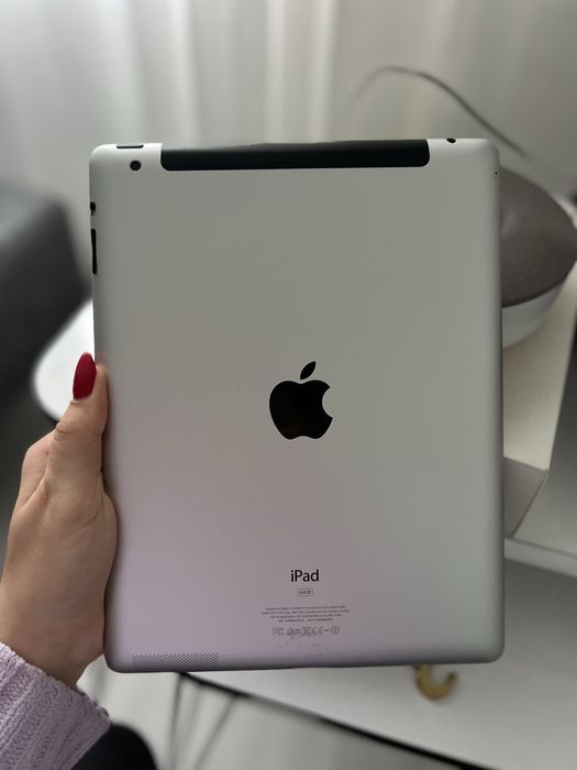 İpad 2 64gb 3g с зарядно Philiphs и тон колона
