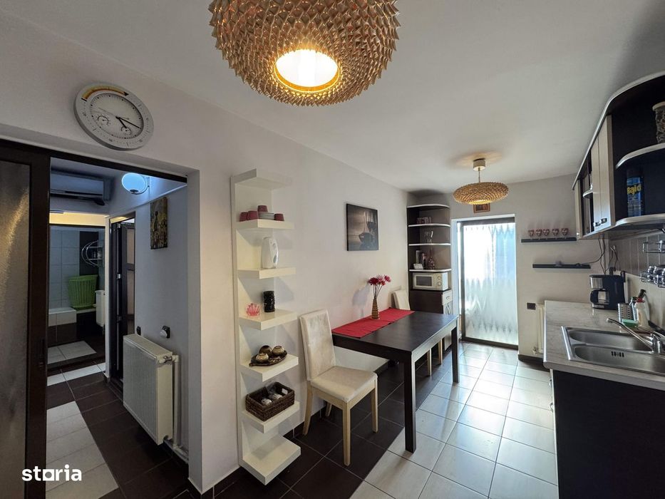 3 cam, decomandat, 60mp, et.4 cu acoperis,  mobilat+utilat, zona D-uri