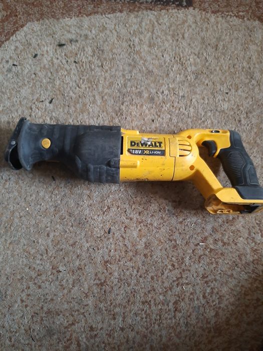 Devalt fierastra dcs380