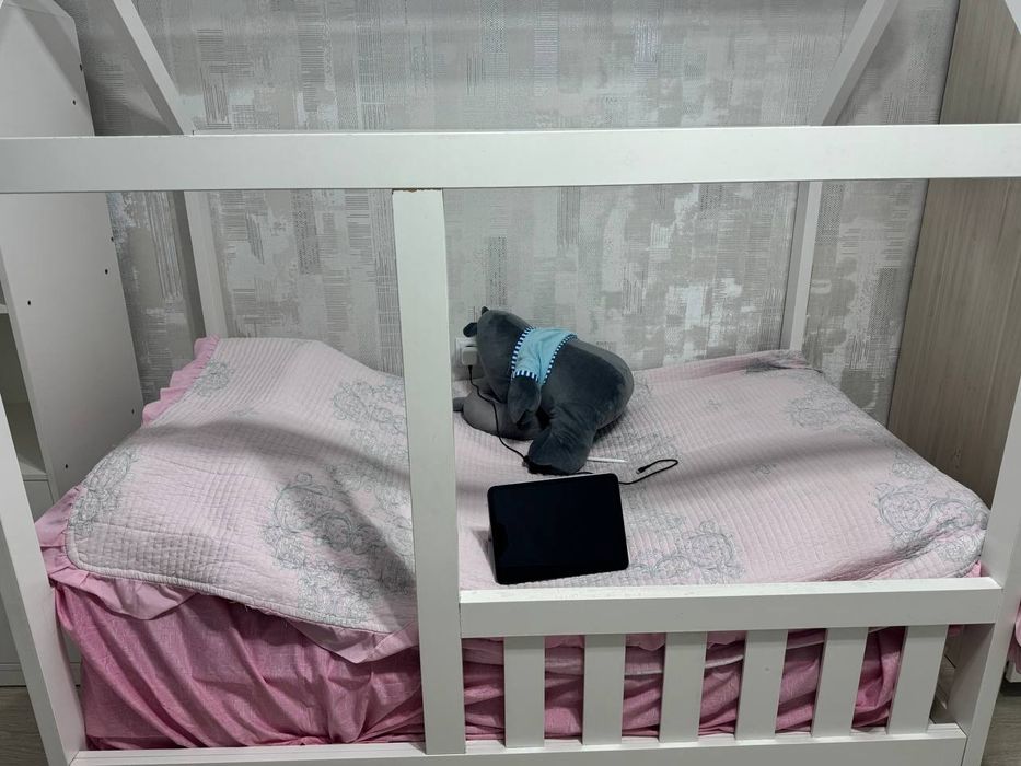 Детская комната для девочки комплектом