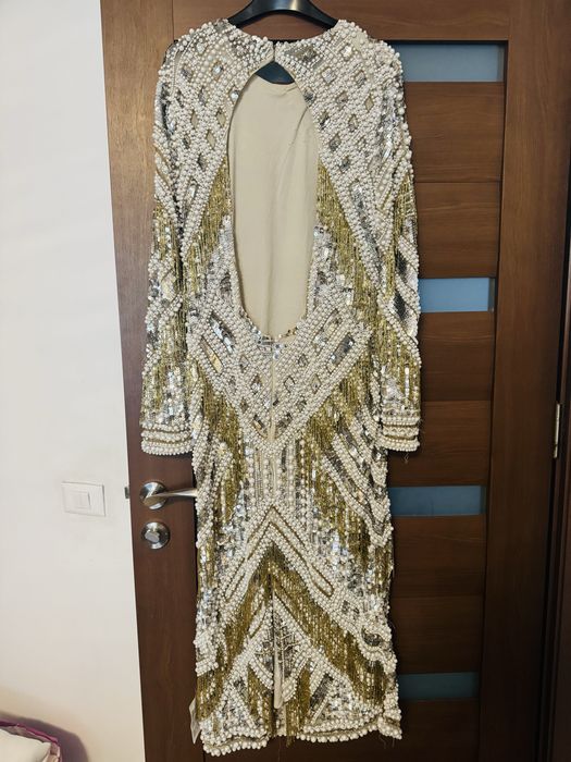 Rochie foarte elegantă!