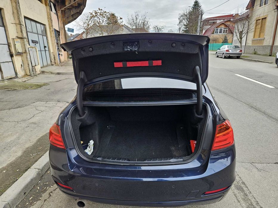 BMW seria 3/ 320i/2012 /183cp