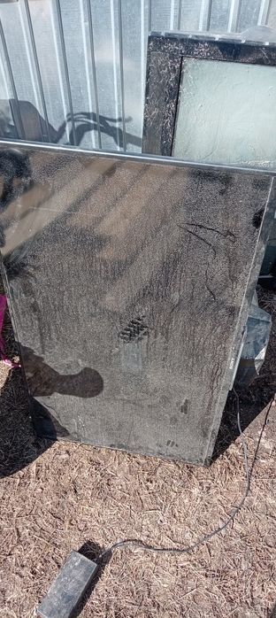 Продам 4 телевизора 3 старых один более современный