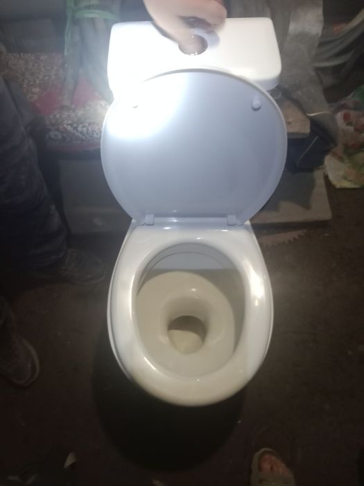 Сантехника унитаз