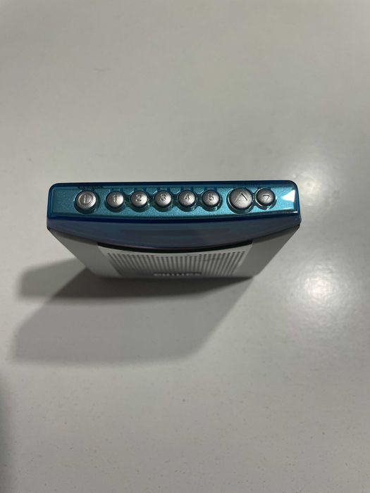 Два броя радиа Philips и aiwa