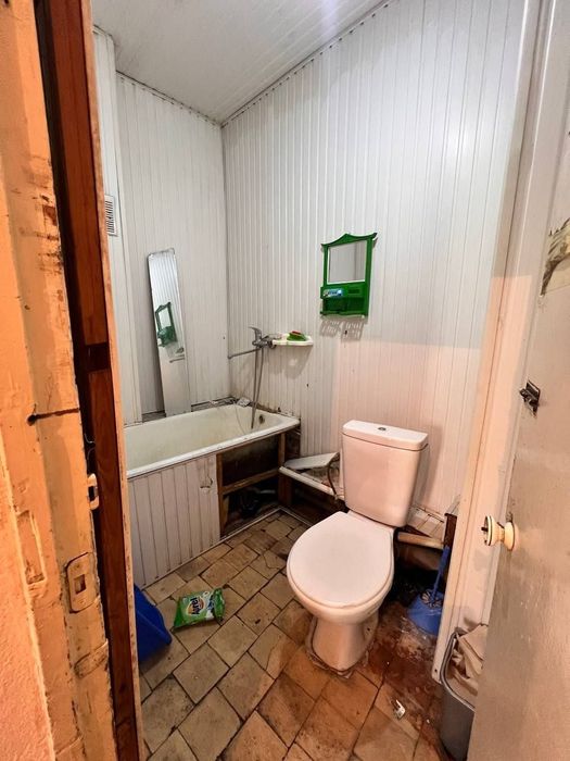 Чиланзар-18 кв 1/6/9.30м2 Срочно Продам квартиру срочно