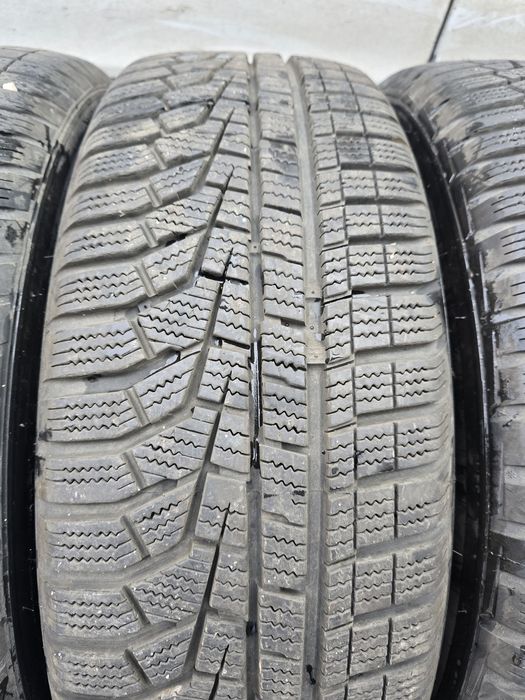 Anvelope 205/60 R16 HANKOOK de iarna