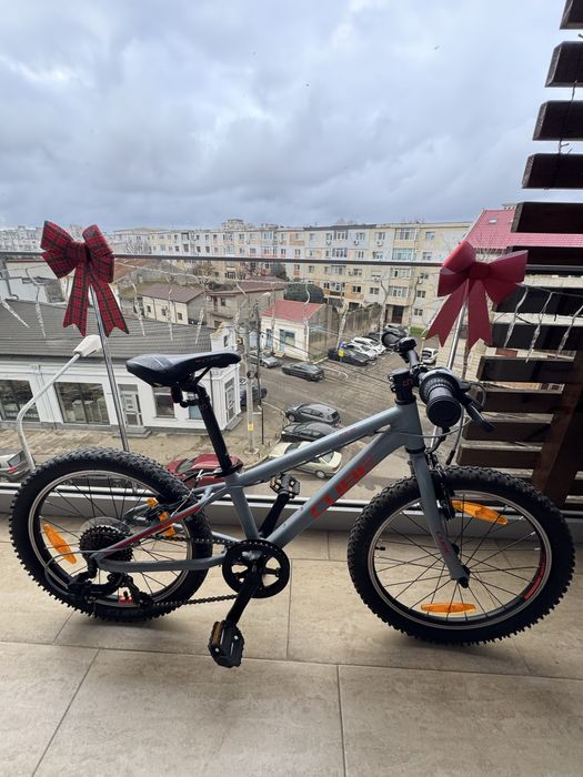 Bicicleta Cube Acid 200, 2023, roti/cadru 20”.