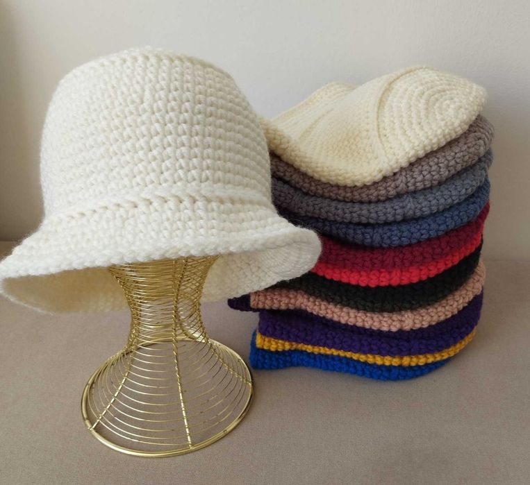 Шляпки теплые, ручная работа