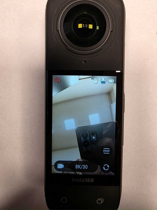 Insta360 X4, доп. батерия, зарядно, предпазен калъф, лещи ...