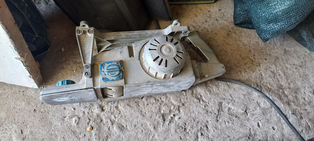 Электрический рубанок