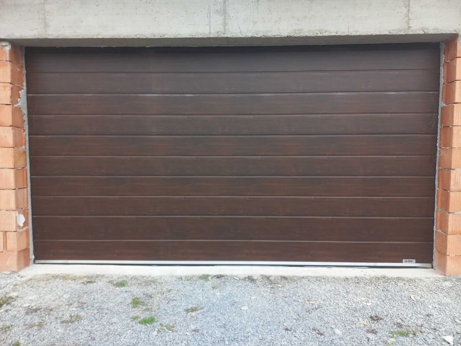 Usi de garaj sectionale