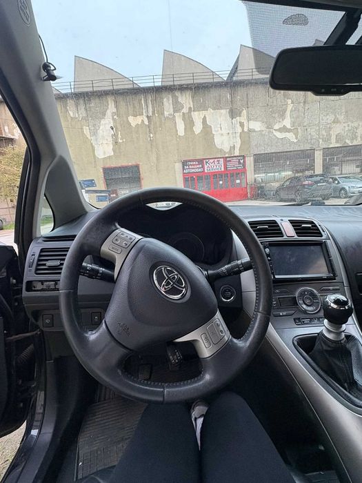 Тойоти аурис ,Toyota Auris на части