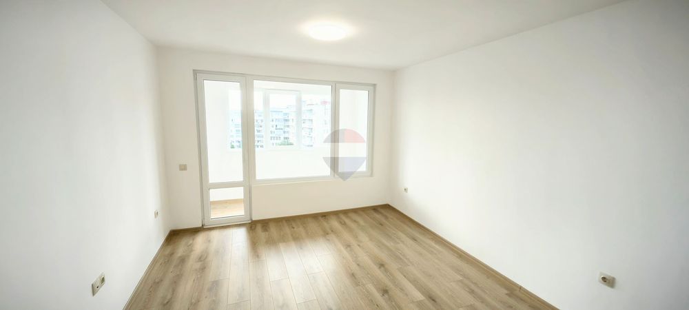 Преустроена разширена панелна гарсониера, кв. Възраждане гр.Варна. ЙГ