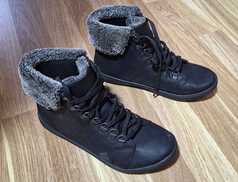 Ботинки с тонким утеплением.