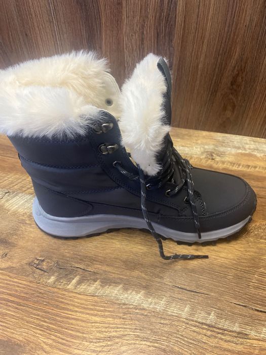 Зимние ботинки  новые