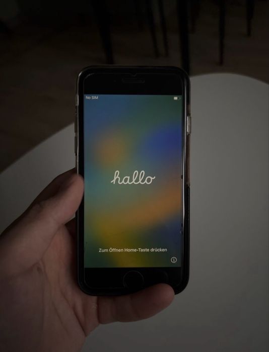 iPhone 8 100% 64GB