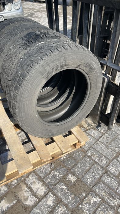 Nokian 235/65/17