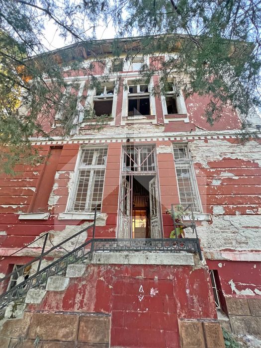 За продажба атрактивен ПАРЦЕЛ в ТОП ЦЕНТЪР - 2,4 ДКА, гр. Нови пазар.