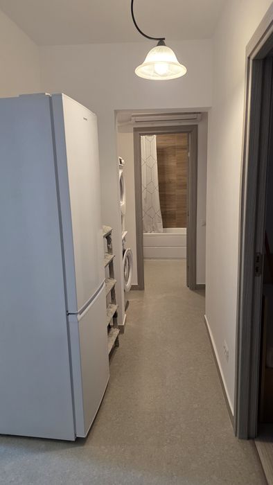 Apartament cu trei camere de închiriat!