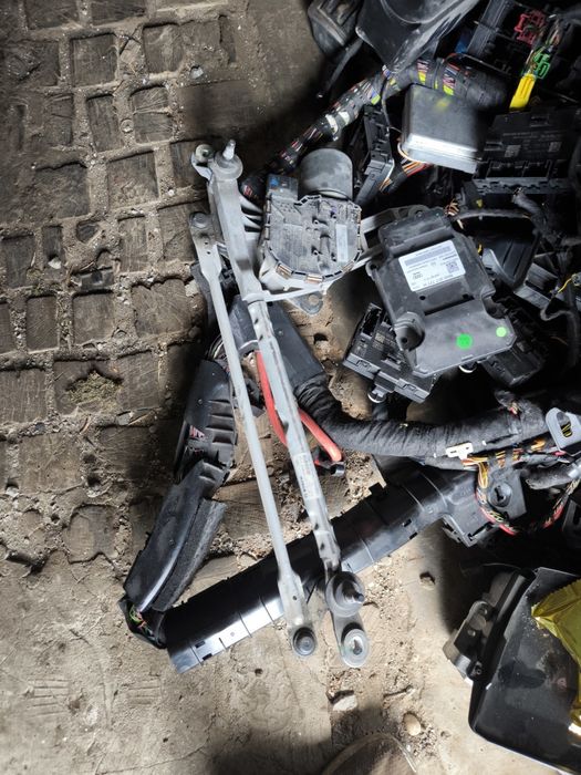 Механизъм чистачки Vw passat B8