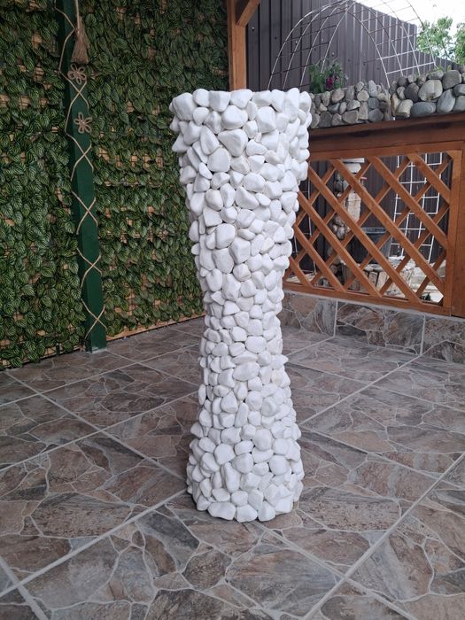 Ghivece din beton cu piatră