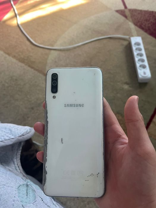 Samsung a50 4/64 gb