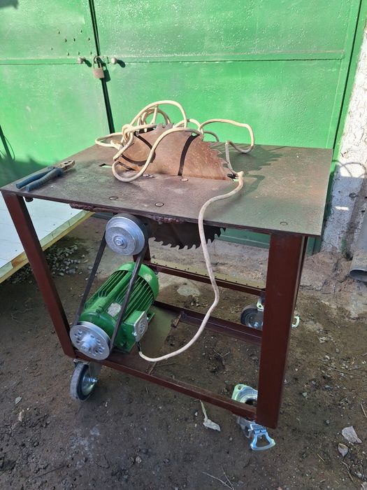 Vând circular 3 kw,  220v  / 380V