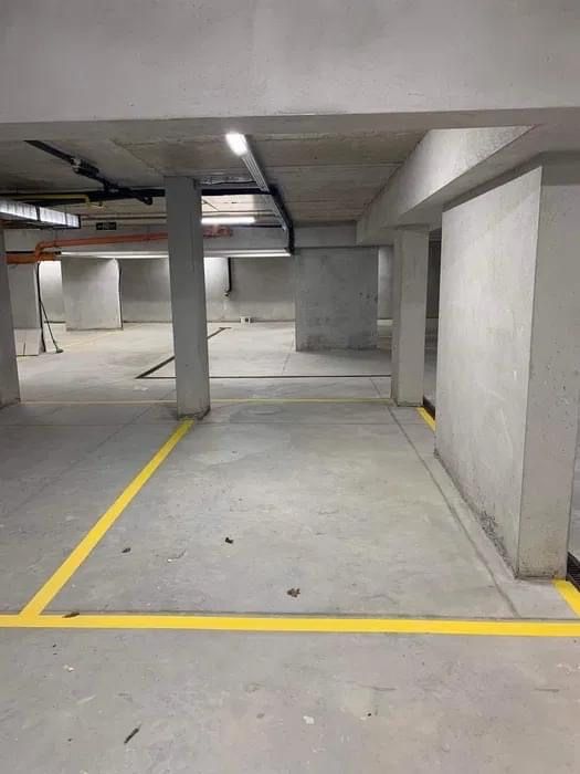 Дава се под наем Гараж / Паркомясто в София, Център - 15 кв.м за 25000 € - Снимка #6