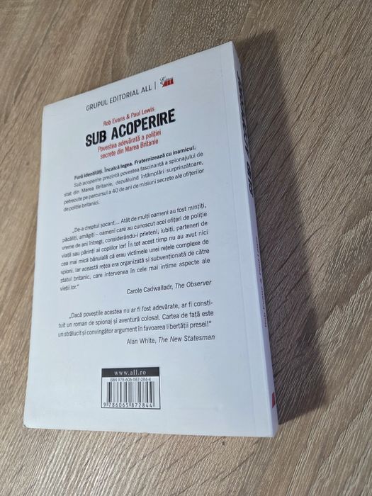 Carte - Sub Acoperire de Rob Evans și Paul Lewis