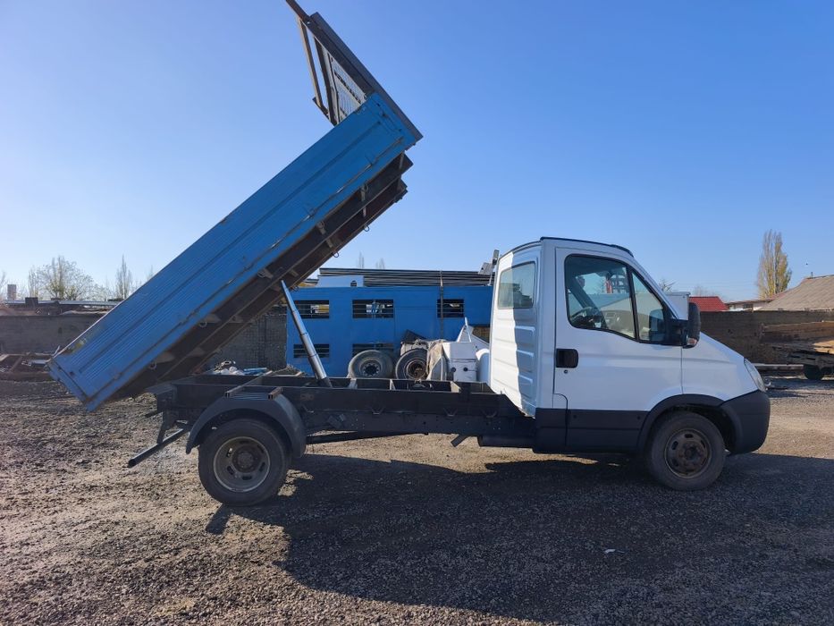 Iveco 35c15 basculabila motor3.0 cu 150 cai bascula se conduce cu b