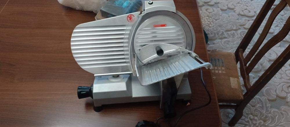 Гушт кесадиган аппарат